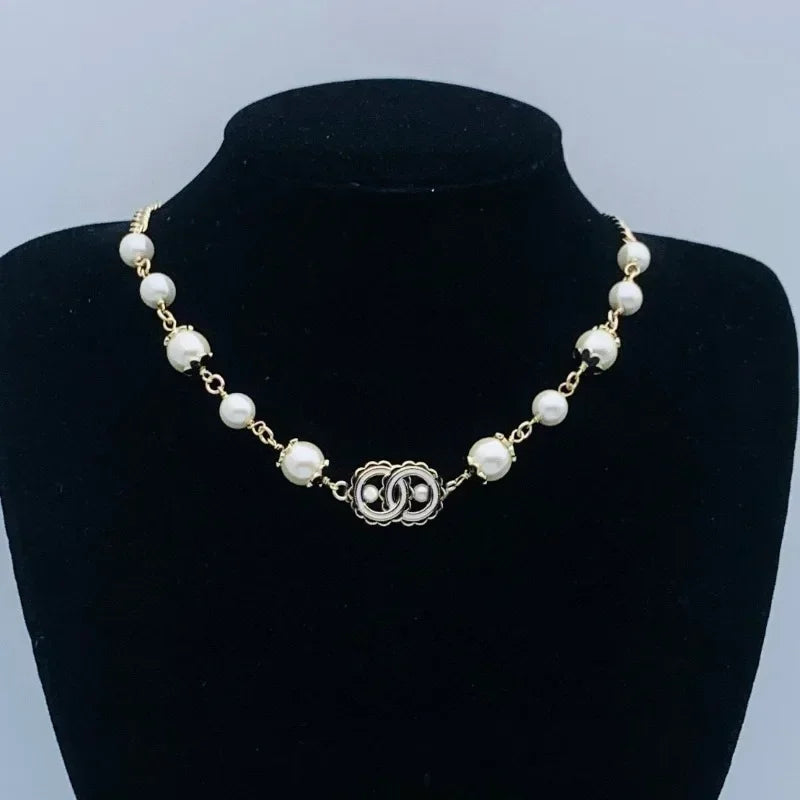 High end letter necklace for women, popular European and American necklaces, socialite, grandmother, collarbone chain for women