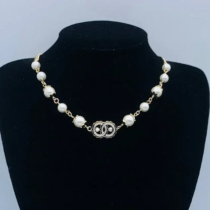 High end letter necklace for women, popular European and American necklaces, socialite, grandmother, collarbone chain for women