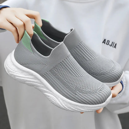 Women's shoes are lightweight, breathable, and casual sports shoes for summer. They are soft and come with free shipping