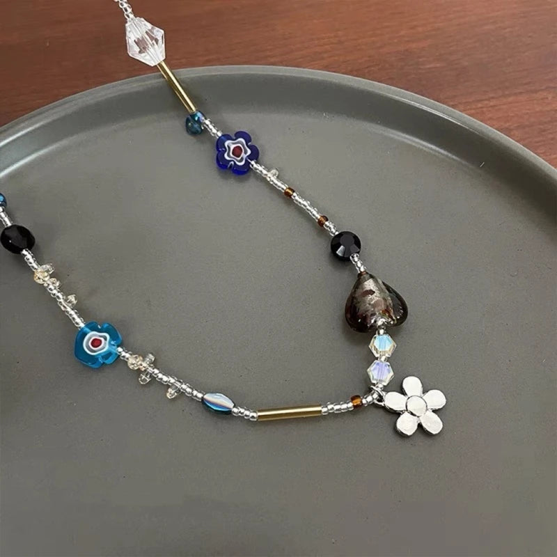 Beaded Clavicle Necklace Acrylic Flower Pendant Neckalces Elegant Accessory Women Neck Jewelry Suitable for Any Occasion