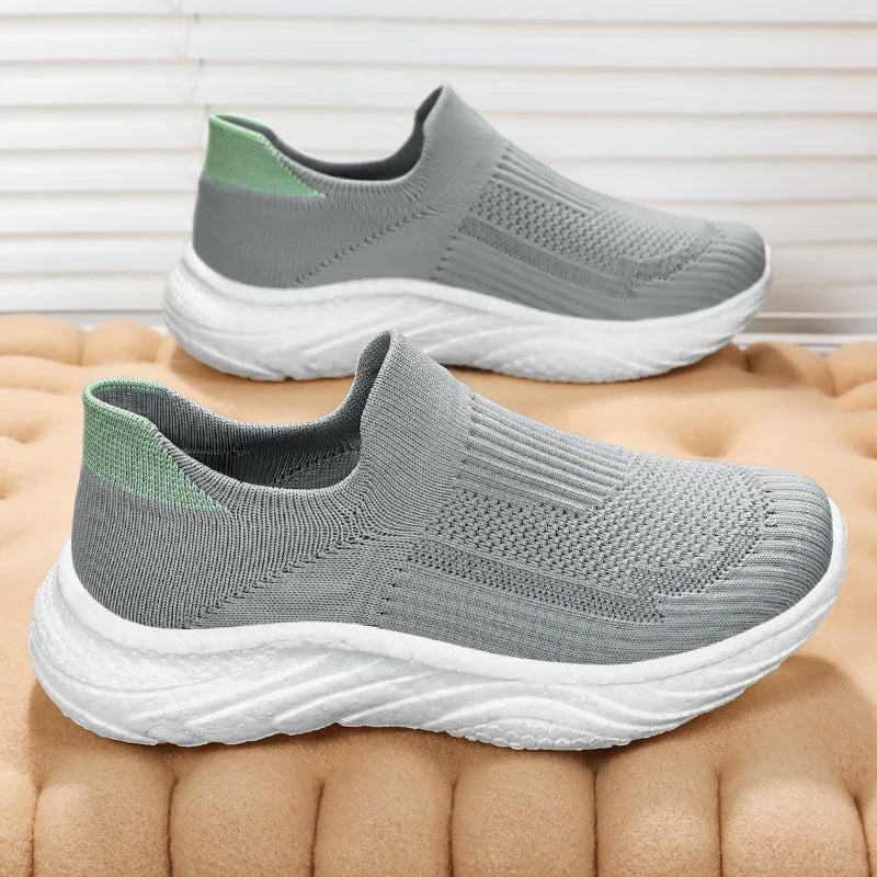 Women's shoes are lightweight, breathable, and casual sports shoes for summer. They are soft and come with free shipping