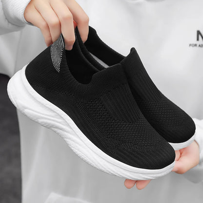 Women's shoes are lightweight, breathable, and casual sports shoes for summer. They are soft and come with free shipping