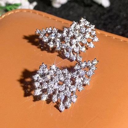 New European and American Design Earrings with Personality, Niche Fashion, Elegant Personality, Light Luxury Jewelry Accessories