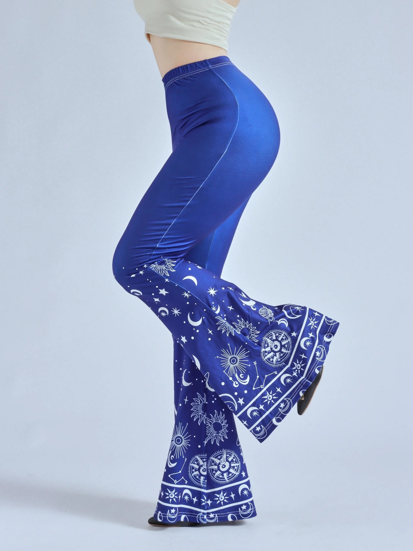 Blue Cashew Flower Printed Bell Pants For Women With Slim Fit High Waist Casual Comfort And High Elasticity