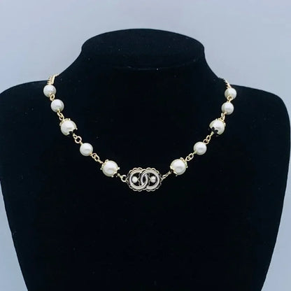 High end letter necklace for women, popular European and American necklaces, socialite, grandmother, collarbone chain for women
