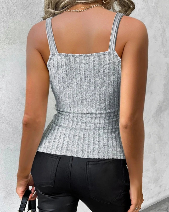 Top Women 2024 Summer Fashion Chain Decor Buttoned Casual V-Neck Sleeveless Plain Skinny Daily Ribbed Tank Top Y2K Clothes