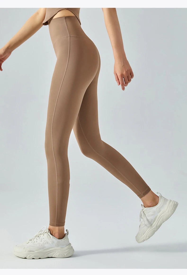 Yoga pants with no awkward lines, tight fitting, high elasticity, high strength, naked sensation, quick drying, fitness training