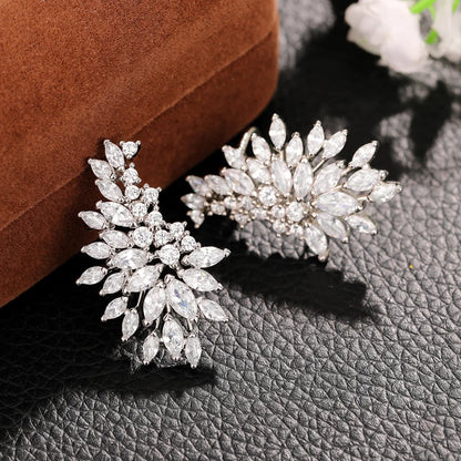 New European and American Design Earrings with Personality, Niche Fashion, Elegant Personality, Light Luxury Jewelry Accessories