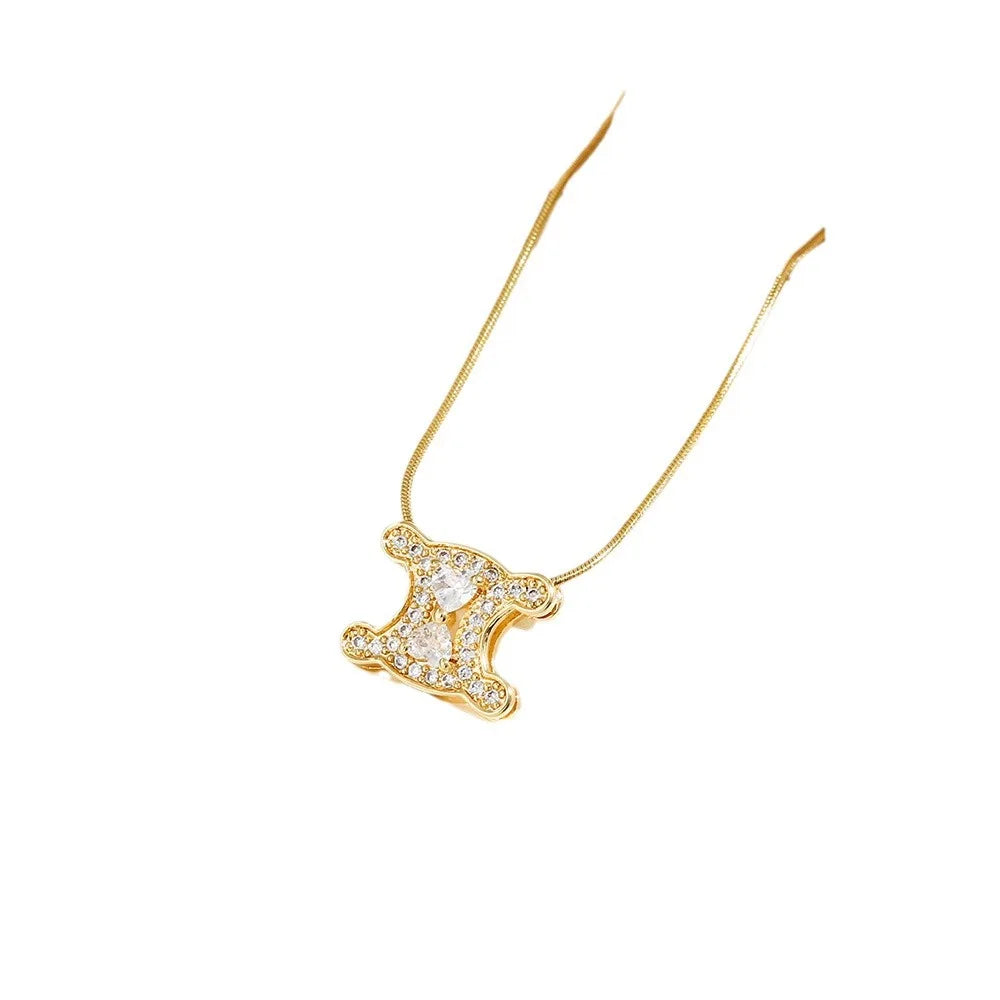 A Light Luxury, Niche Design, Retro and High-end Necklace, Versatile and Trendy Collarbone Chain for Women