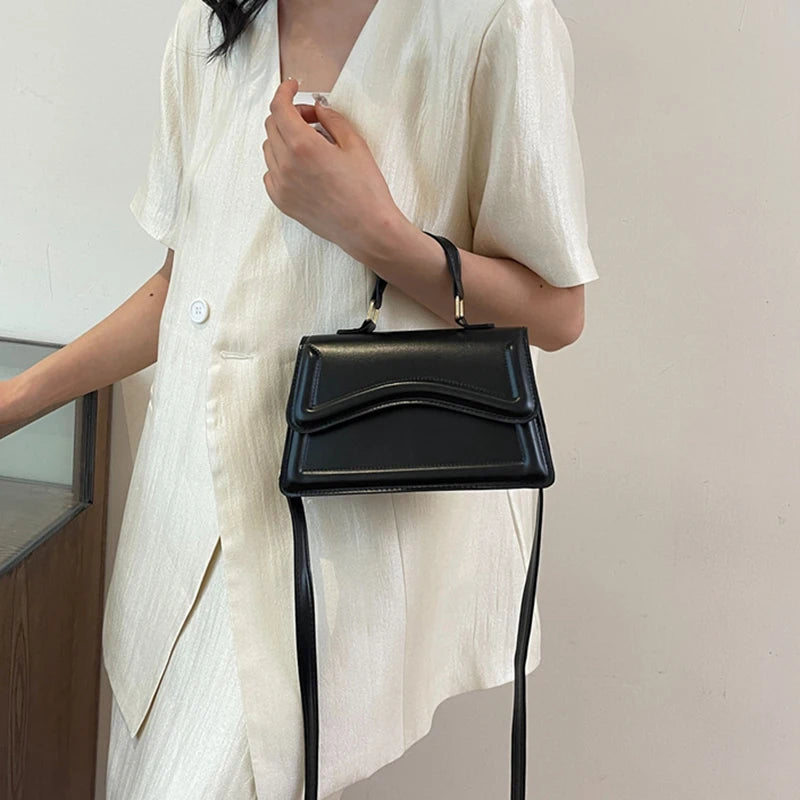 Women's New Flip Small Handbag Fashion Solid Color Shoulder Bag