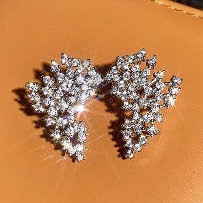 New European and American Design Earrings with Personality, Niche Fashion, Elegant Personality, Light Luxury Jewelry Accessories