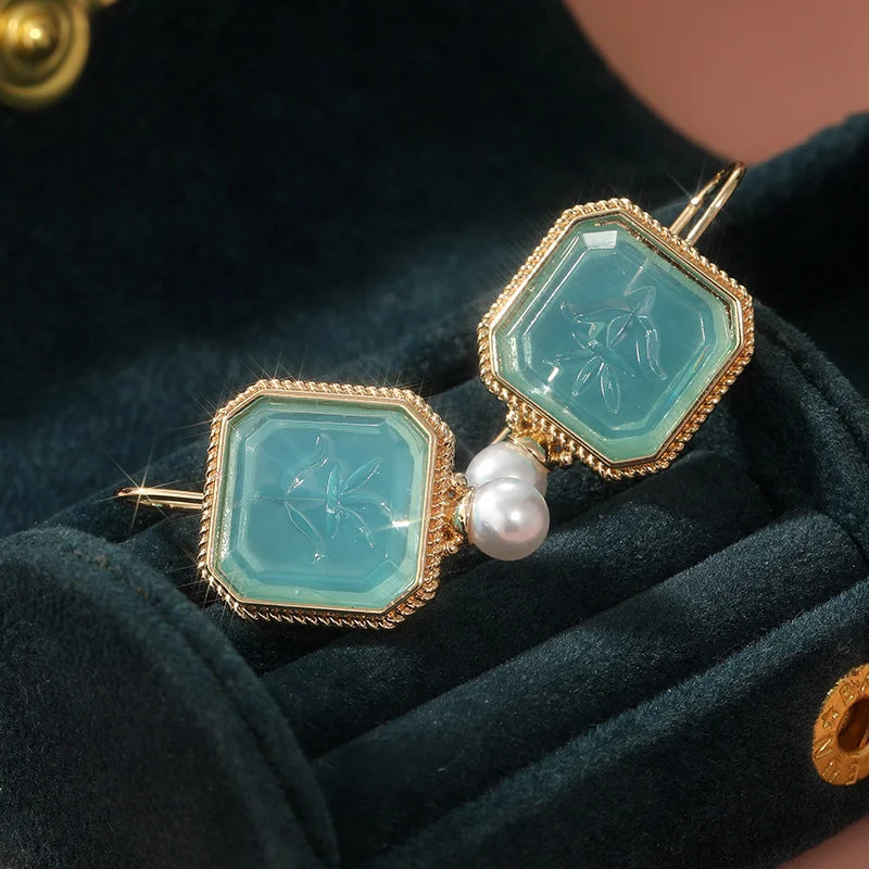 A Pair of Elegant Blue Earrings, Vintage Jewelry, Imitation Pearl Earrings, Decorative Art Earrings, A Gift for Mom