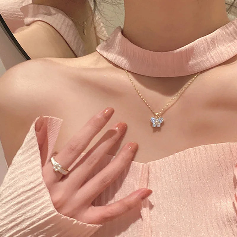 Romantic Cherry Blossoms Flower Necklace For Women Shiny Crystal Zircon Butterfly Flower Pearl Clavicle Chain Girl Party Jewelry