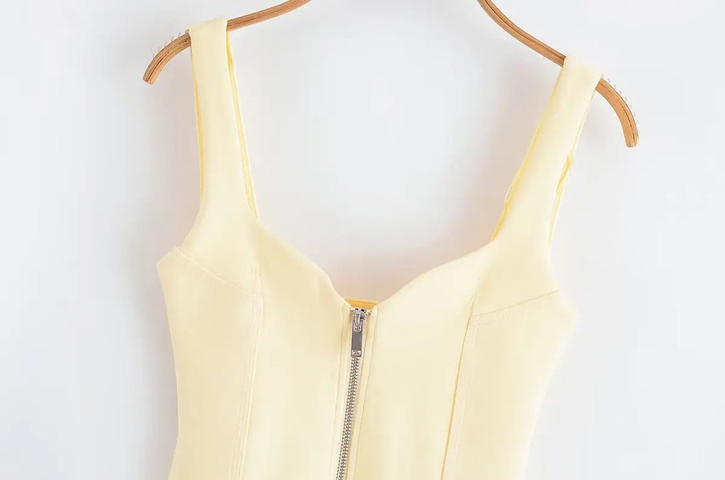 Women's Tops Summer 2025 New Elastic Tight-Fitting Elegant Summer Holiday Tops Women's Street Chic Youth Fashion Joker Vest Tops