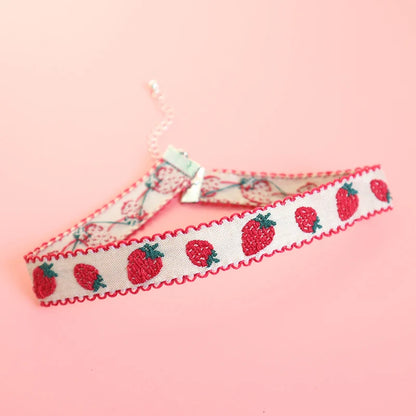 Fashion Lace Necklace For Women Adjustable Elegant Snowfake Strawberry Pendant Velvet Choker Necklace Collar Party Jewelry Gift