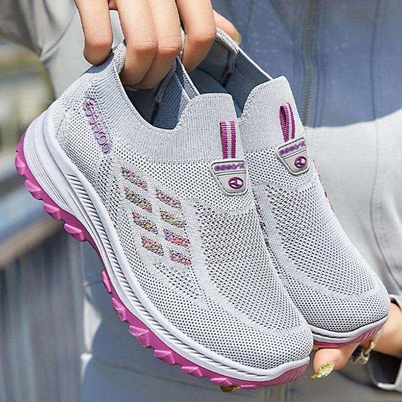 Women's Flat Shoes Slip on Casual Shoes New Luxury Platform Loafers Knitted Breathable Sneakers Soft Sole Lightweight Mom Shoes